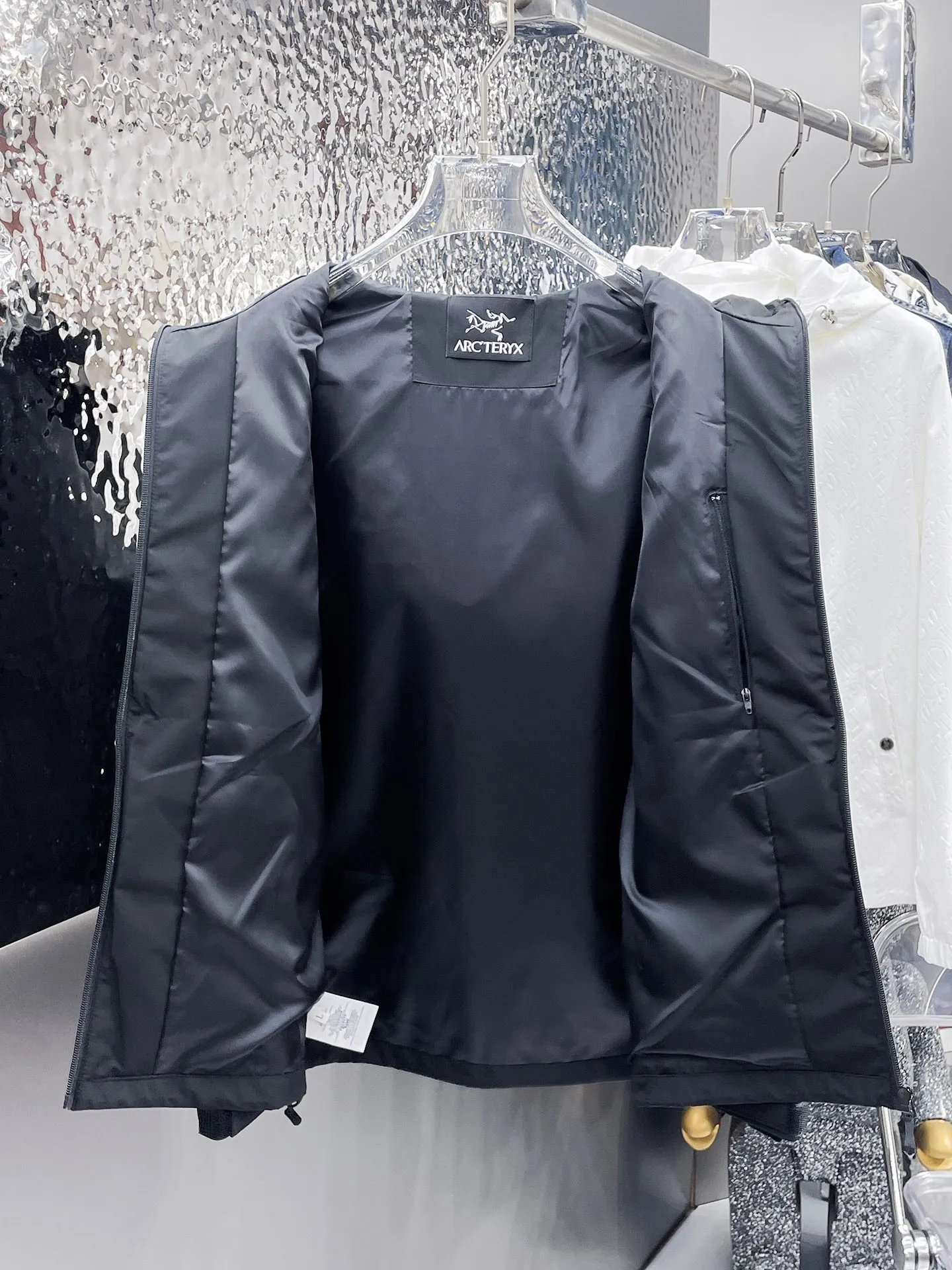 Same Style， ， ！2026 New Arrival ，Original Premium ！ Breathable ， ， ， Quality。 ！ ， ！Sizes：M～3XL